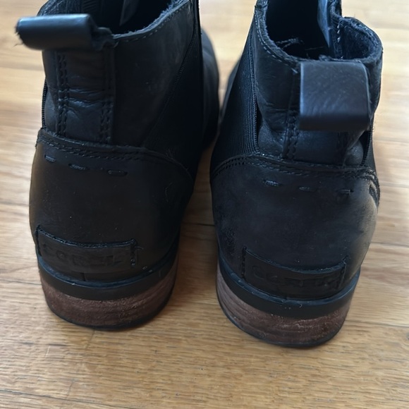 Sorel sz 9 black leather Emelie flat black boot great pre owned condition - Picture 3 of 6